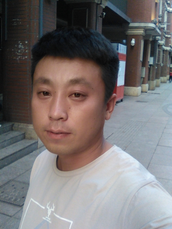 冰冷的心的第一张照片--长春蓝颜知己交友网